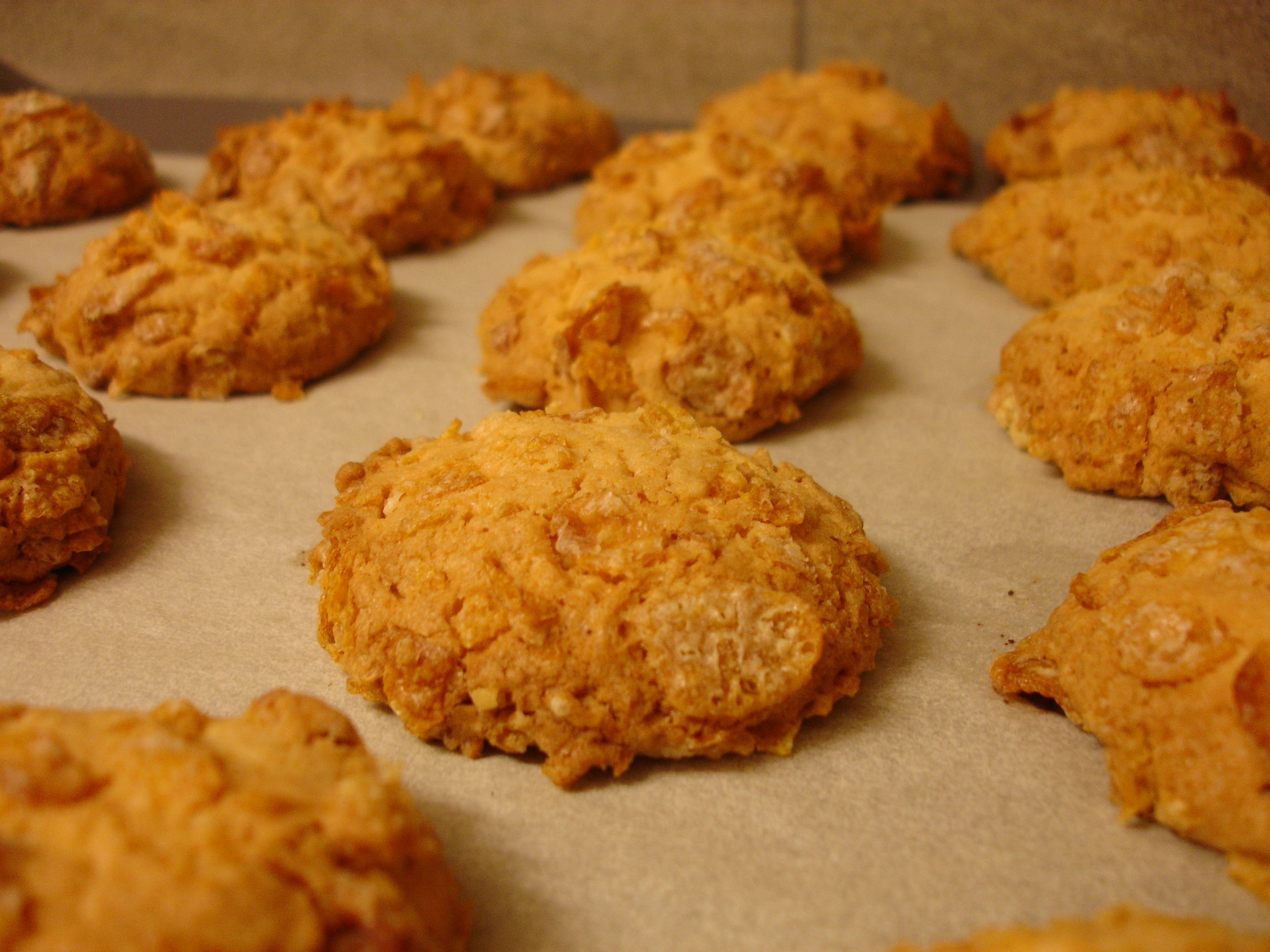 What is a good recipe for cookies made with cornflakes?
